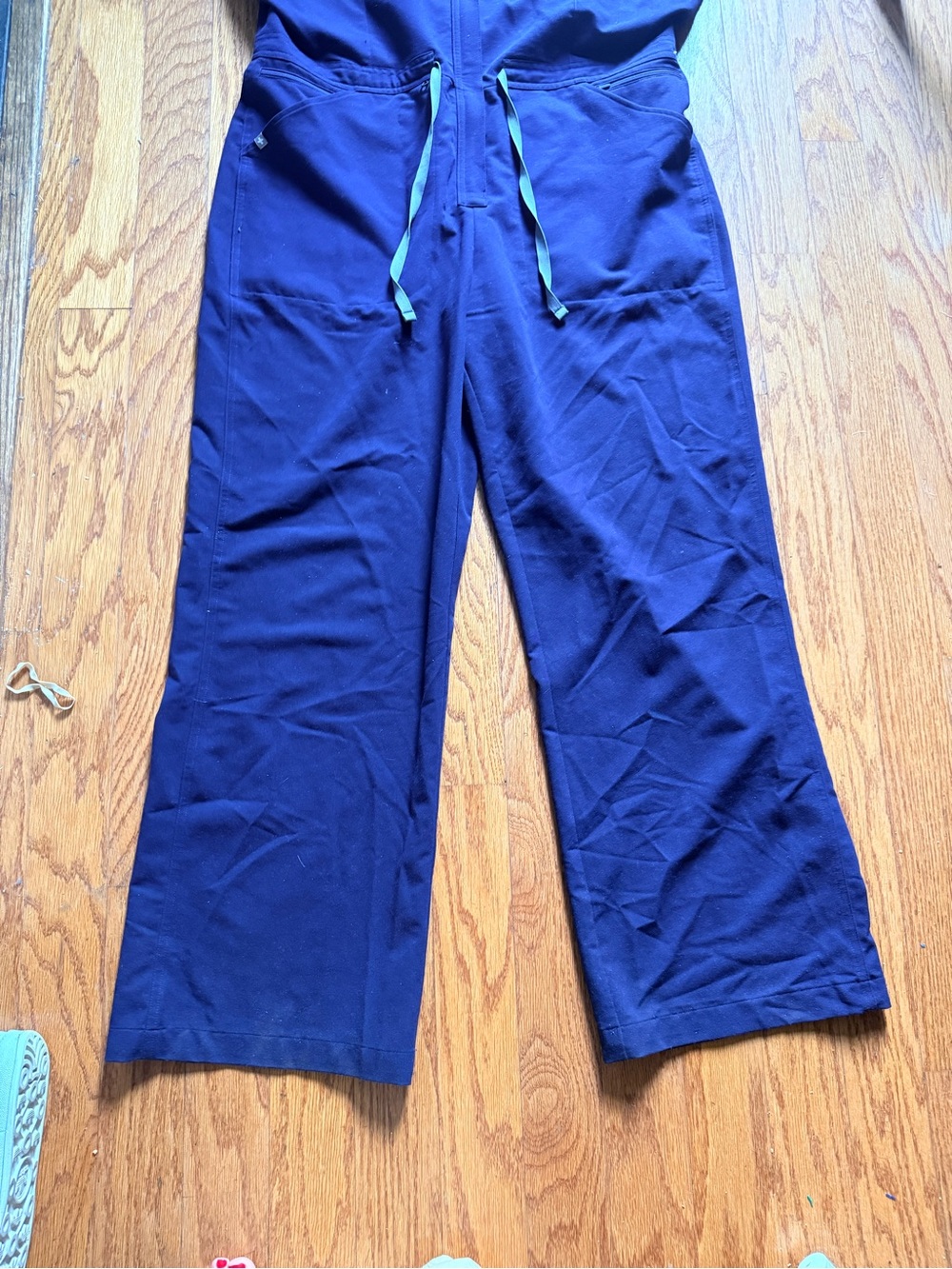 Figs 2 Women’s V-Neck Utility Jumpsuit - Navy & Black Size XXL - Picture 11 of 11